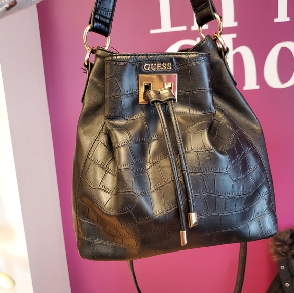GUESS bucket bag - Picture 3 of 4